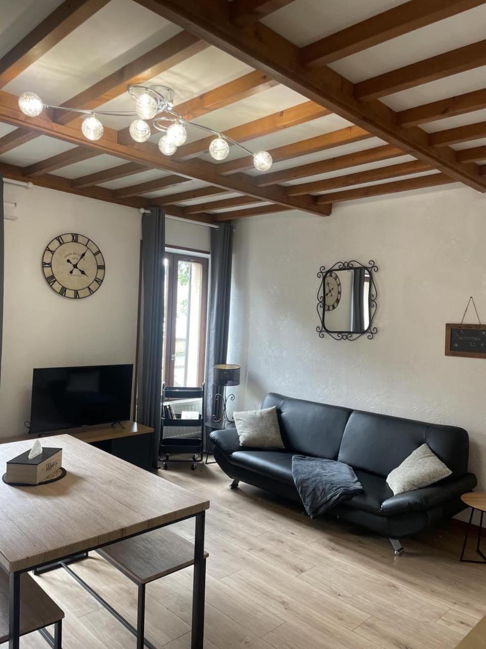 Superbe Appartement Face Au Chateau - 2 Chambres - Netflix/Canal+ Sedan Extérieur photo